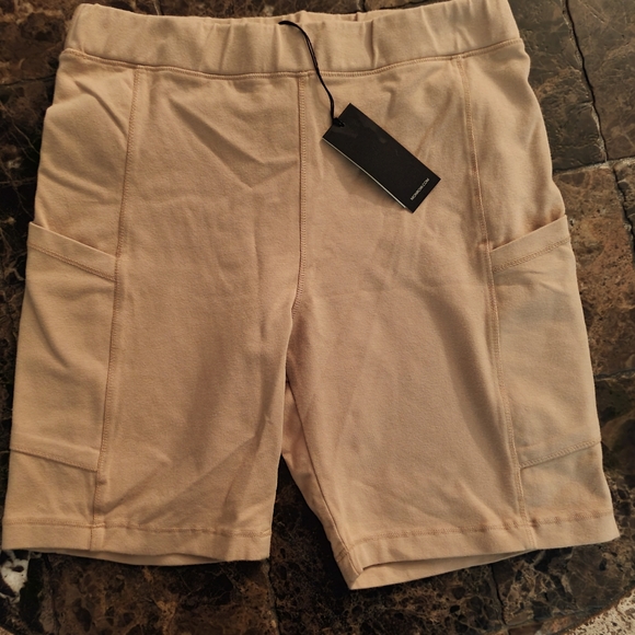 Monrow Women's Biker Shorts Taupe M NWT - Picture 2 of 6
